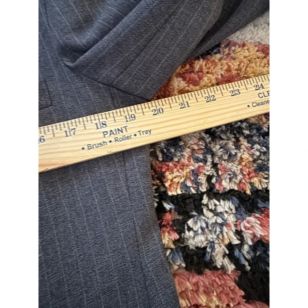 Levi Strauss & Co Business Class Mens Blazer 40R Grey Pinstripe Suit Jacket USA